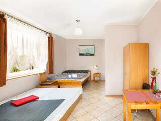 Проживание в семье Gościniec u Sary Ястшембя-Гура Basic Quadruple Room 10-28